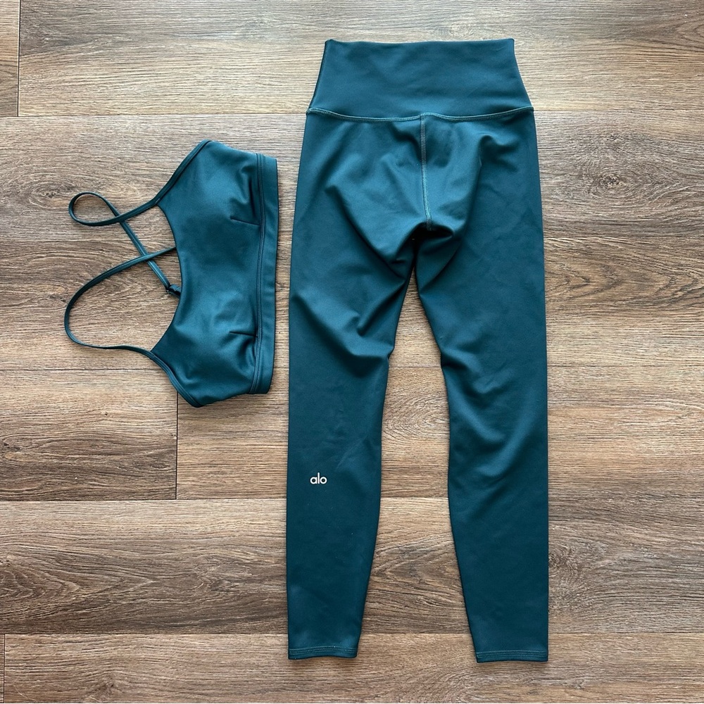 Alo Airlift Set in Midnight Green (Small Legging/Medium Bra)